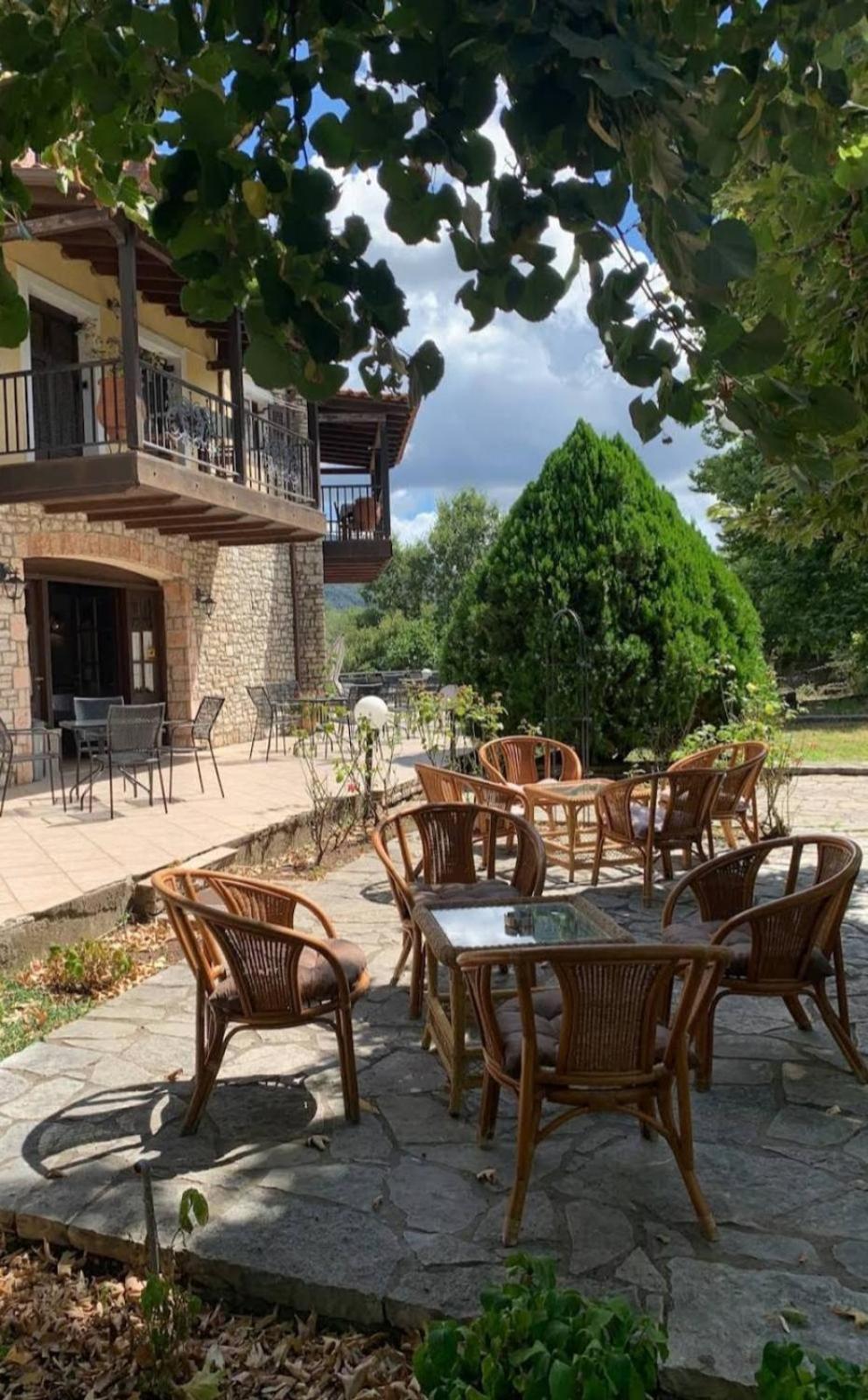 Allotino Hotel - Cafe & Snacks Lagkadia Esterno foto